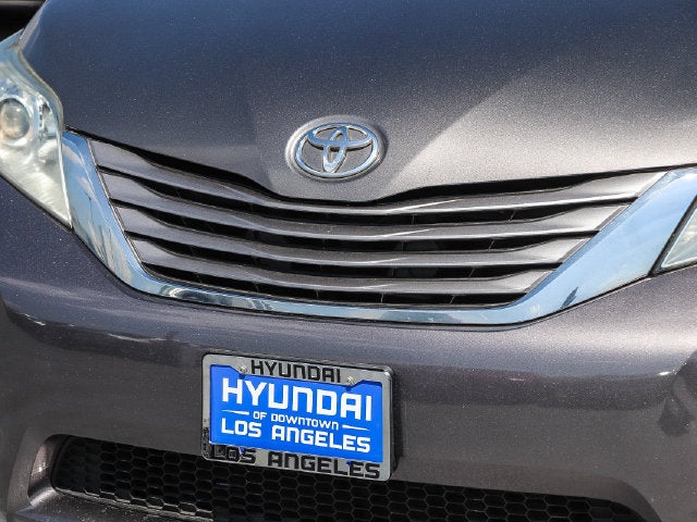 2017 Toyota Sienna XLE 8 Passenger