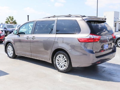 2017 Toyota Sienna XLE 8 Passenger