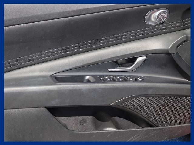 2023 Hyundai ELANTRA SE