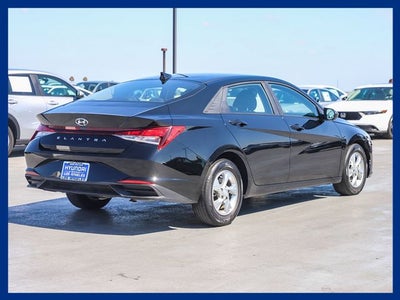 2023 Hyundai ELANTRA SE