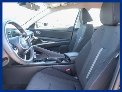 2023 Hyundai ELANTRA SE