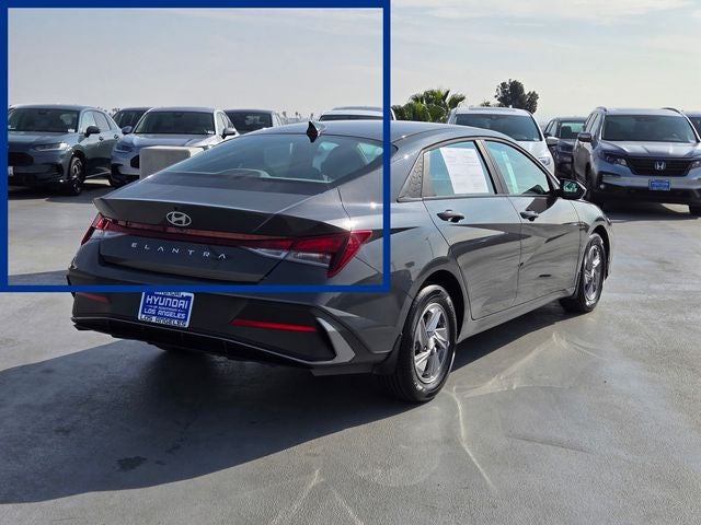 2024 Hyundai ELANTRA SE