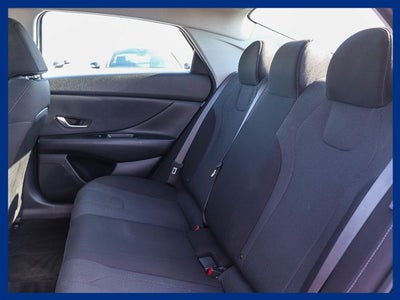 2025 Hyundai ELANTRA SE