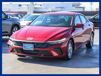 2025 Hyundai ELANTRA SE