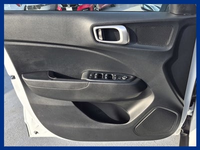 2023 Hyundai VENUE SE