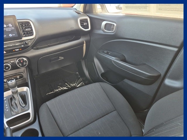 2023 Hyundai VENUE SE