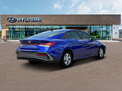 2025 Hyundai ELANTRA SE